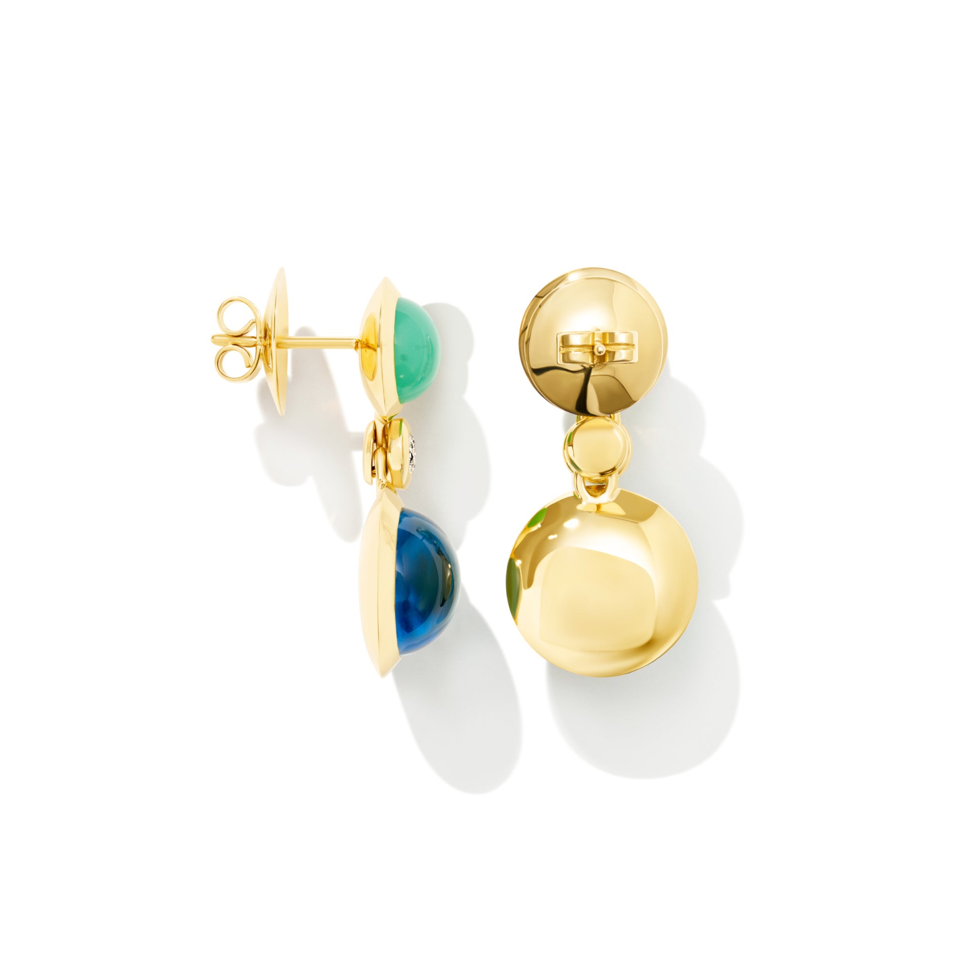 Tamara Comolli BOUTON Ohrringe 2 Cabochons 'Lagoon' (E-BOU-2-Lag-Cl-yg) aus Gelbgold mit Diamant, Chrysopras und Topas