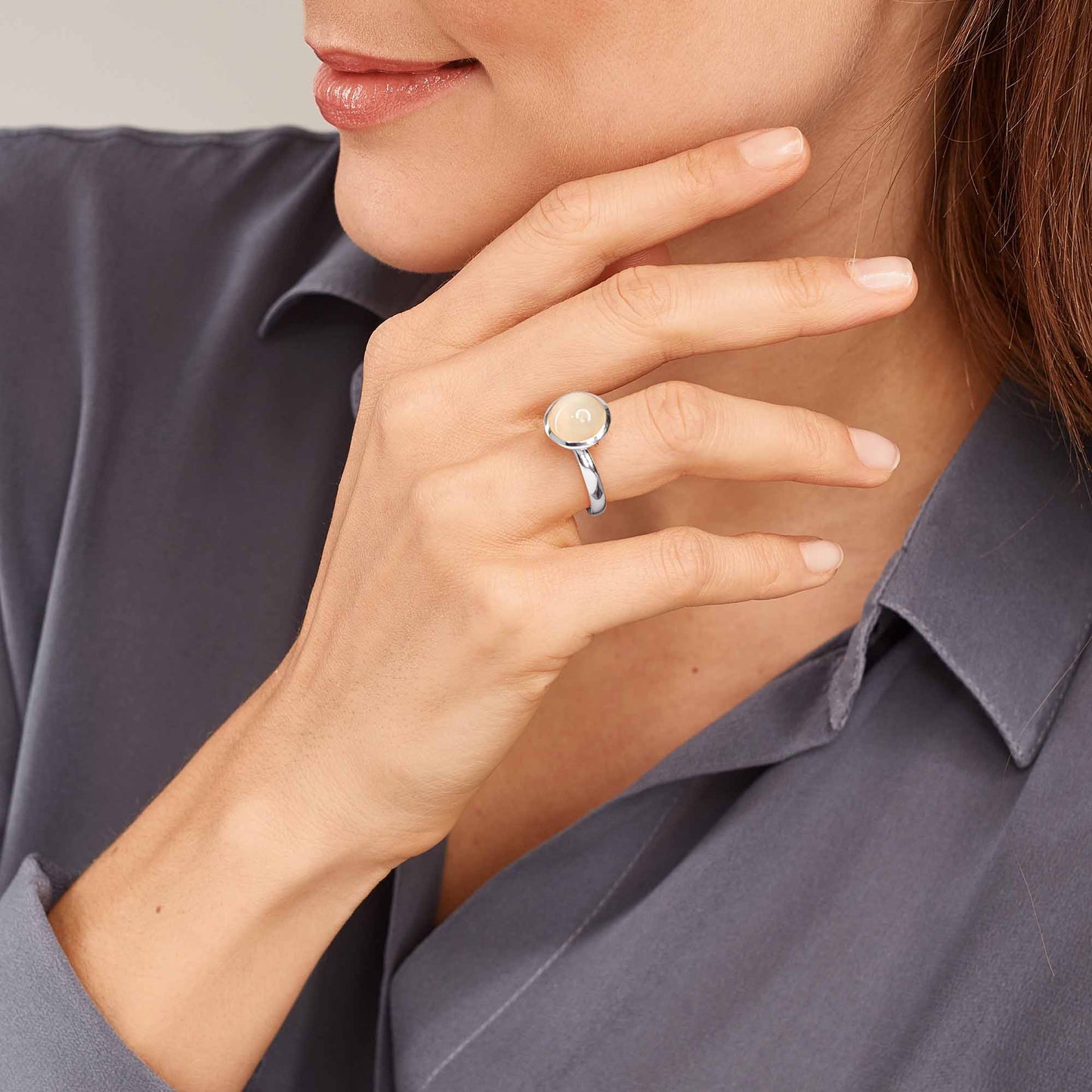 Tamara Comolli BOUTON Ring Large mit Mondstein (R-BOU-l-MoSa-wg) aus Weißgold mit Mondstein