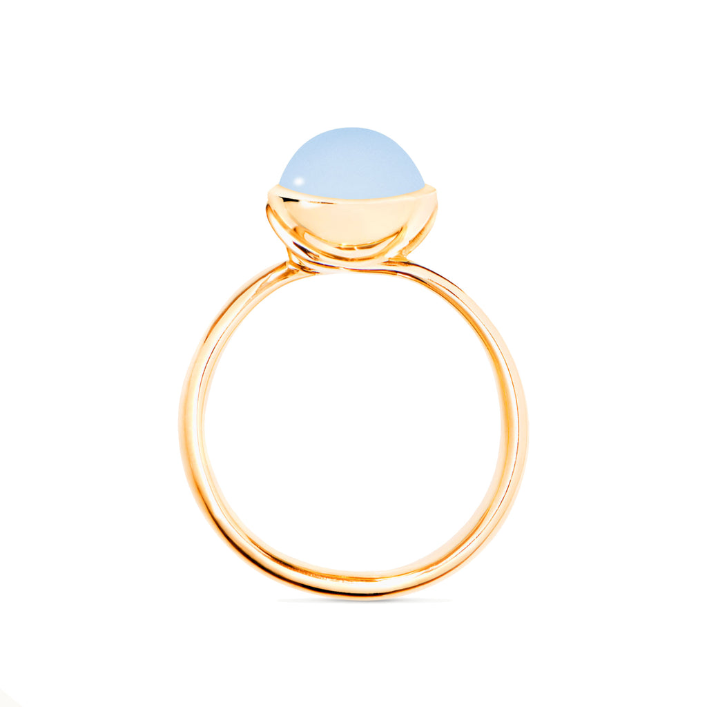 Tamara Comolli BOUTON Ring Small mit Chalcedon (R-BOU-s-ChBl-yg) aus Gelbgold mit Chalcedon