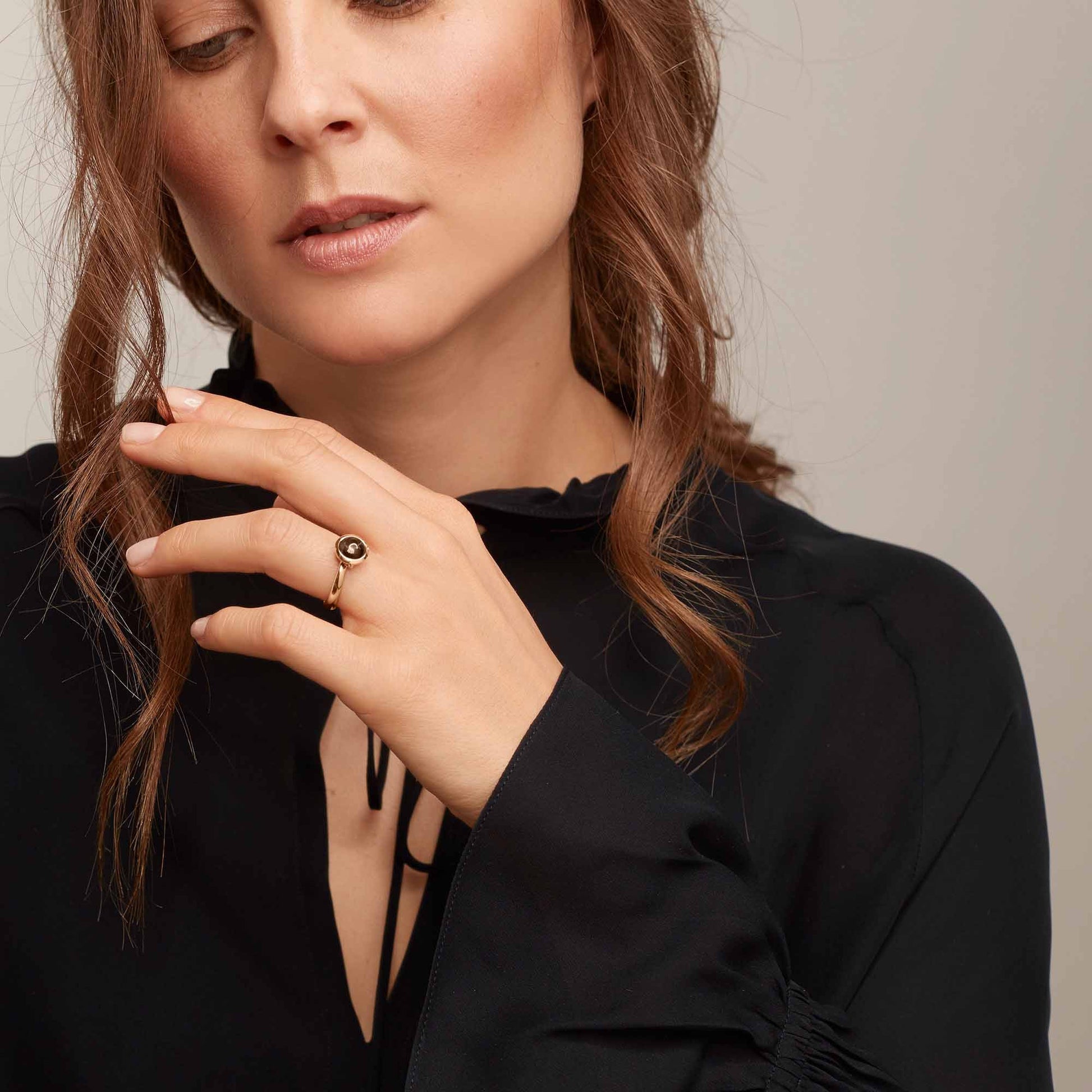 Tamara Comolli BOUTON Ring Small mit Rauchquarz (R-BOU-s-SmQu-rg) aus Roségold mit Rauchquarz