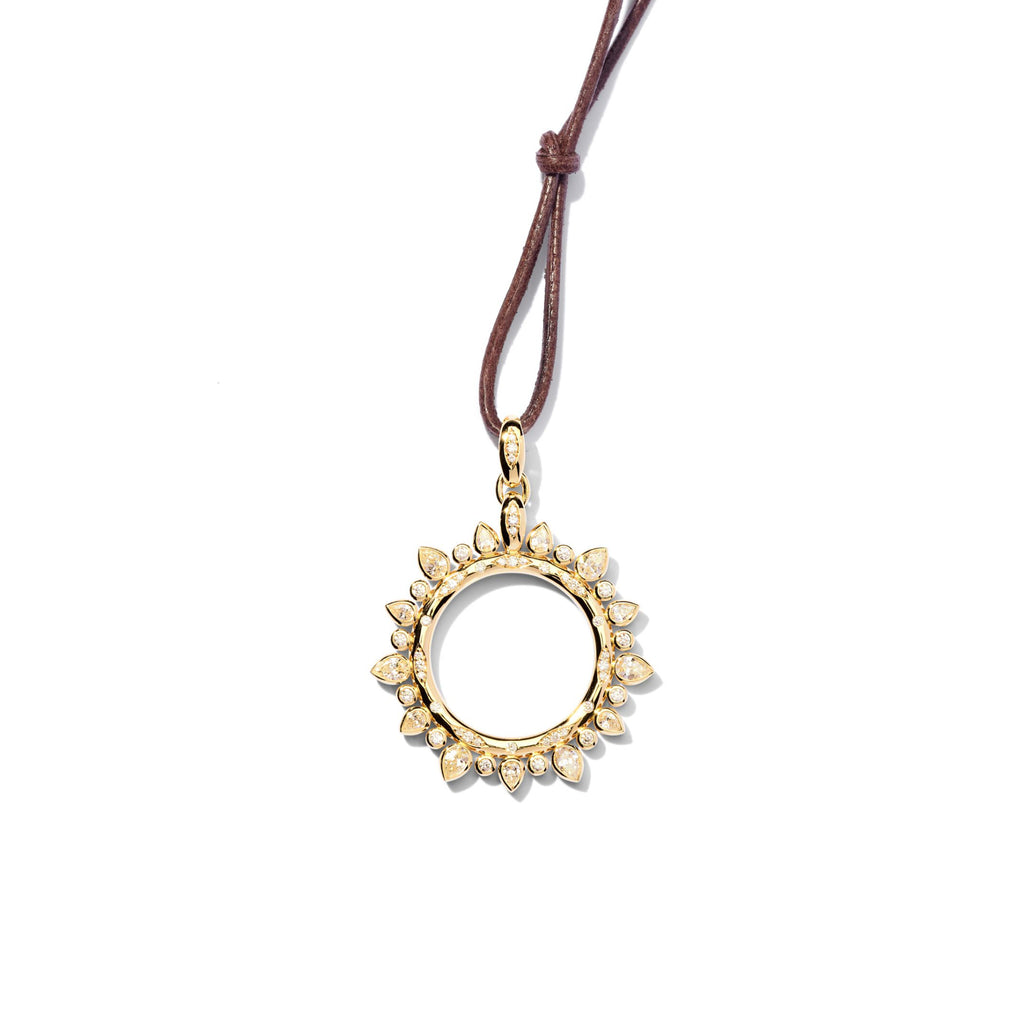 Tamara Comolli SIGNATURE Anhänger Sun large Classic (P-SIG-Sun-l-Cl-yg) aus Gelbgold mit Diamant