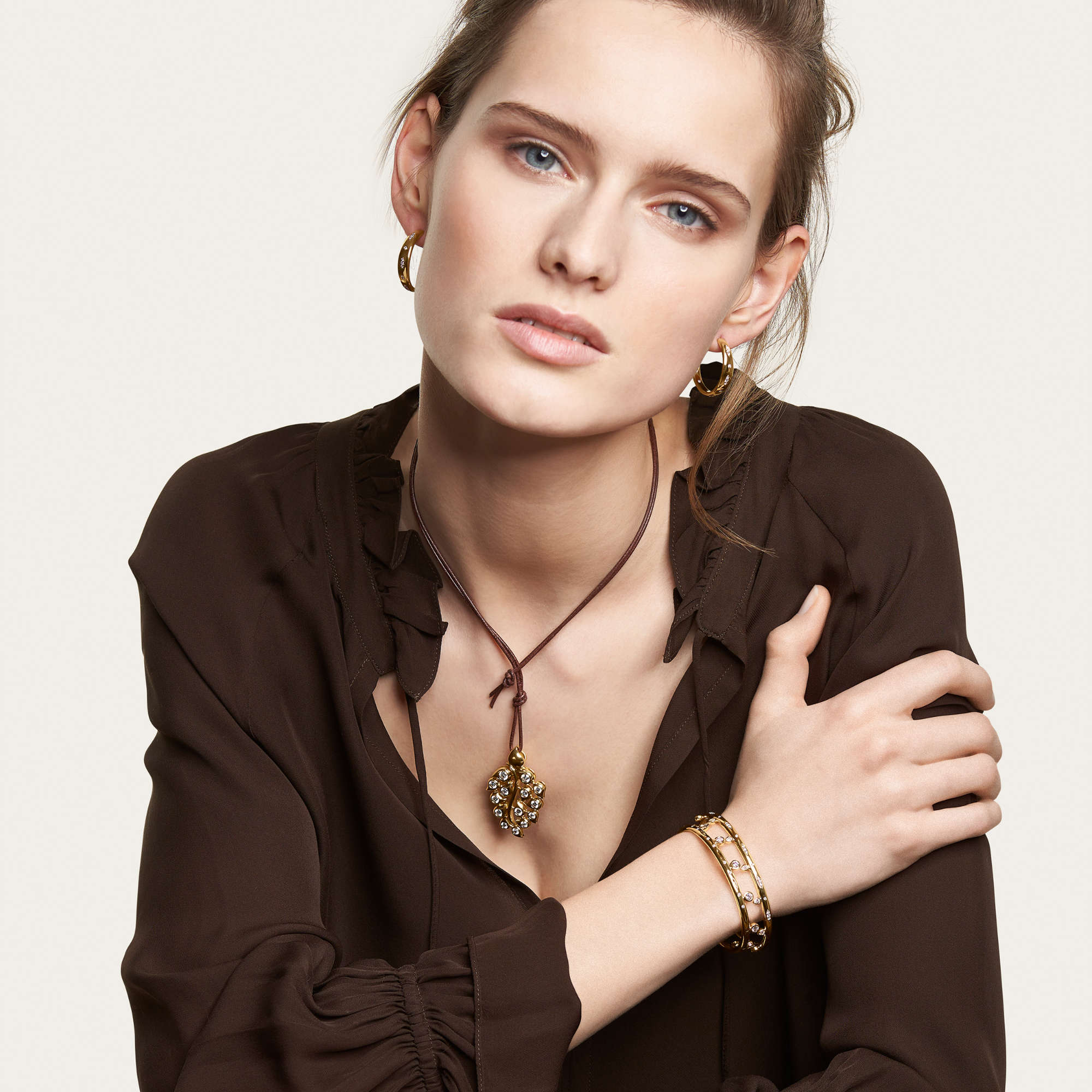 Tamara Comolli SIGNATURE Drop Armreif mit Diamanten (BA-SIG-Dr-17-yg) aus Gelbgold mit Diamant