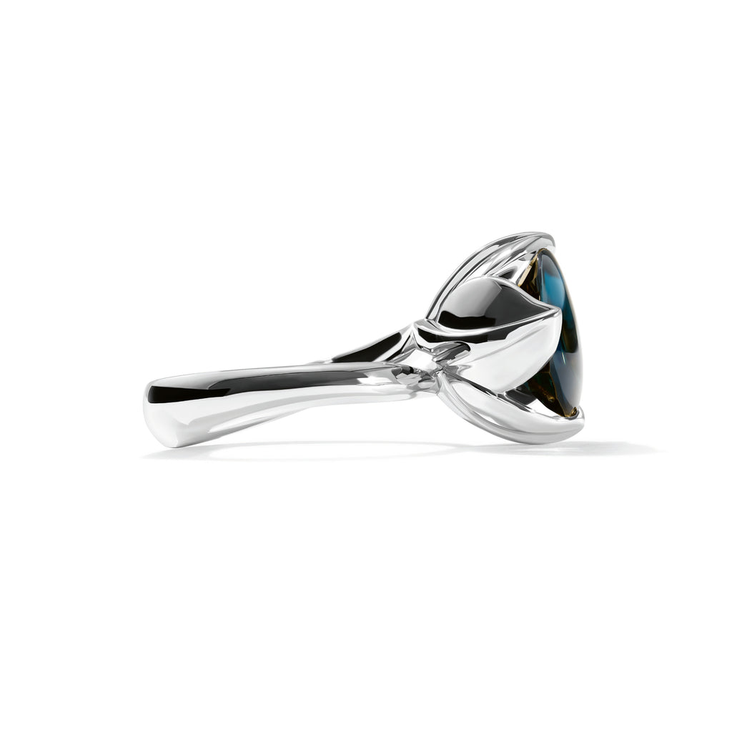 Tamara Comolli TULIP Ring Large mit London Topas (R-TUL-l-ToLo-wg) aus Weißgold mit Topas