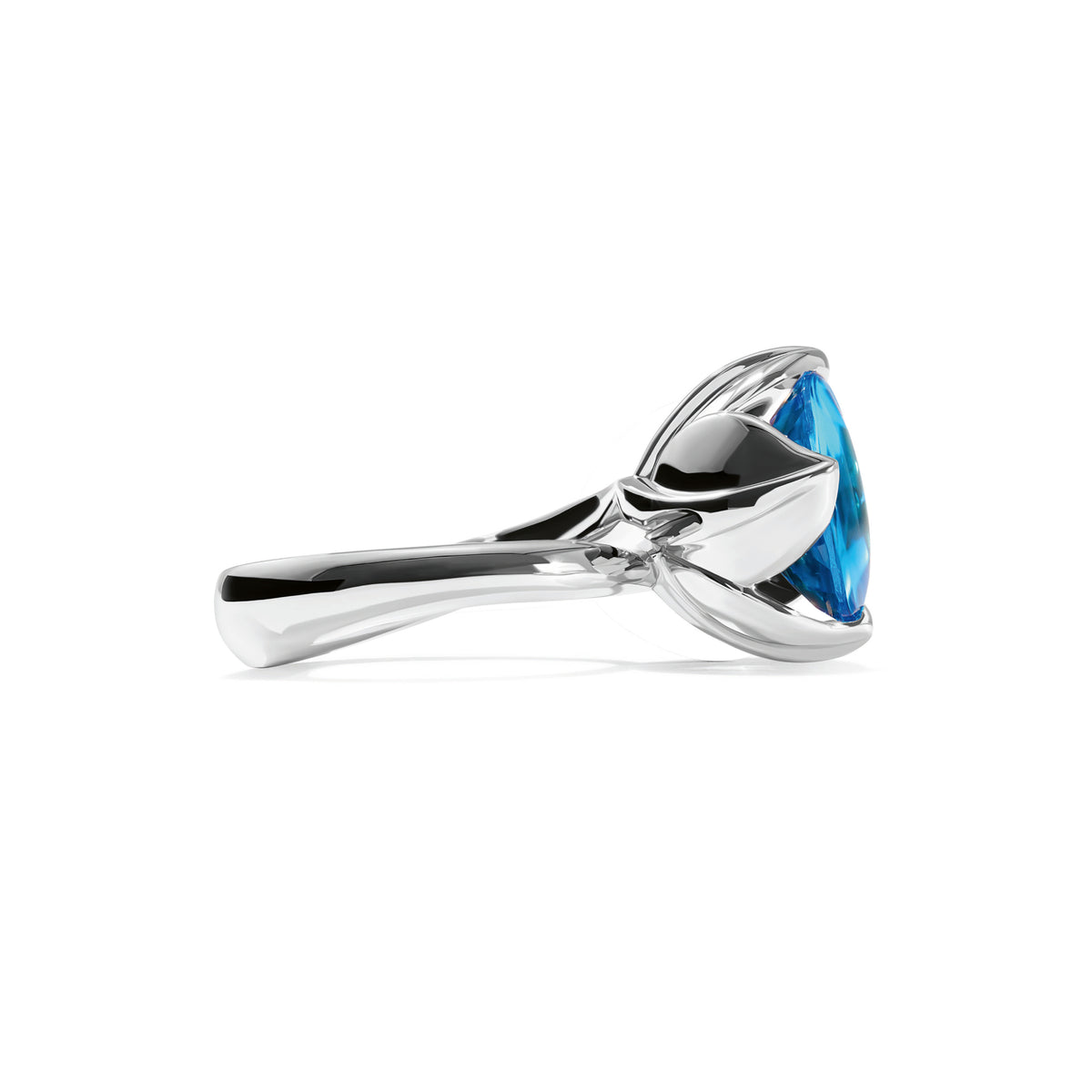 Tamara Comolli TULIP Ring Large mit Swiss Topas (R-TUL-l-ToSw-wg) aus Weißgold mit Topas