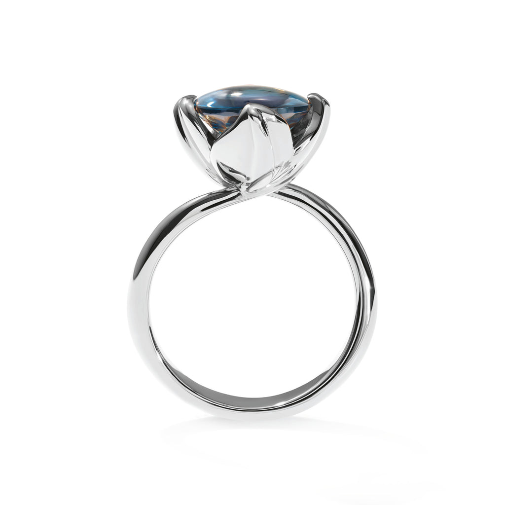 Tamara Comolli TULIP Ring Small mit London Topas (R-TUL-s-ToLo-wg) aus Weißgold mit Topas