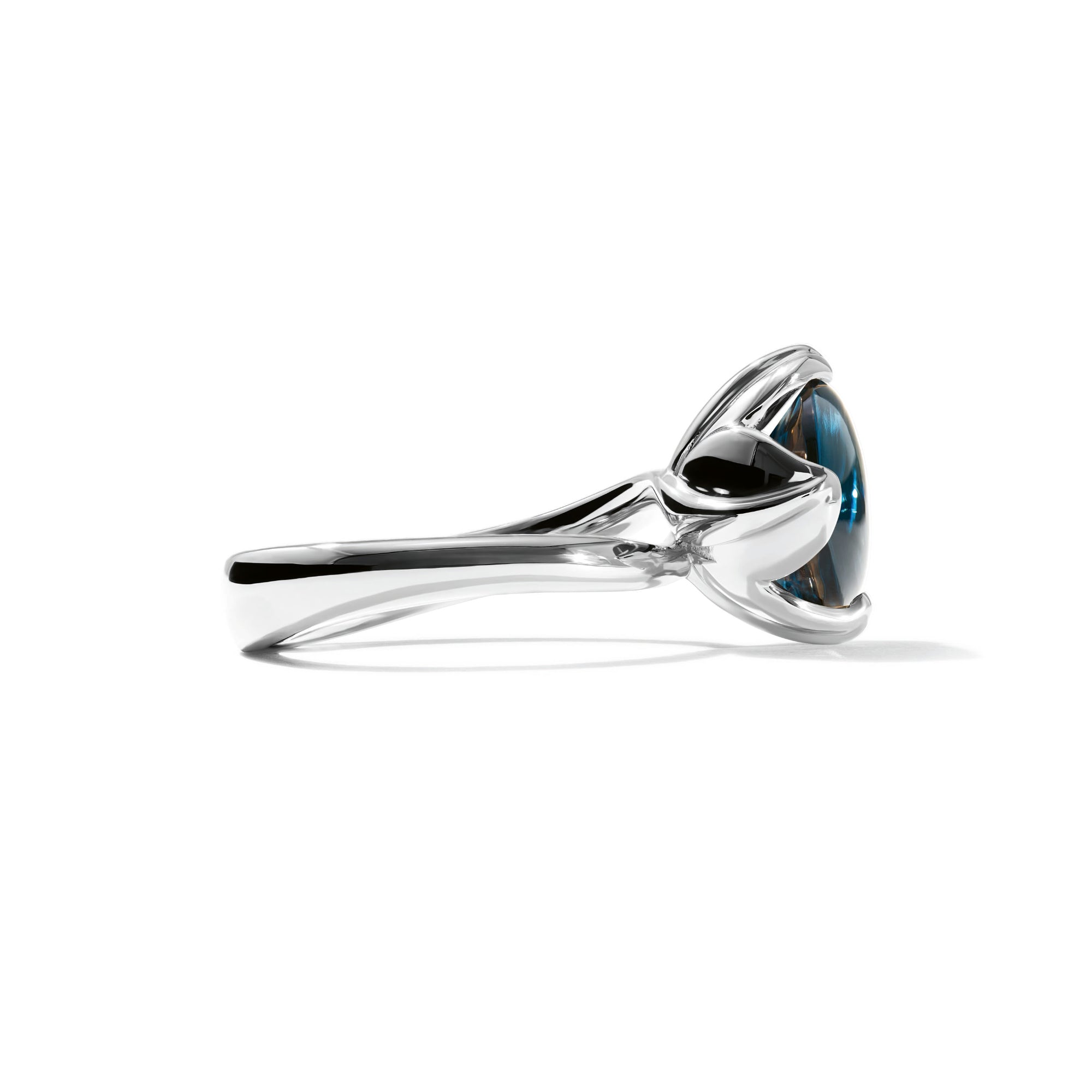 Tamara Comolli TULIP Ring Small mit London Topas (R-TUL-s-ToLo-wg) aus Weißgold mit Topas