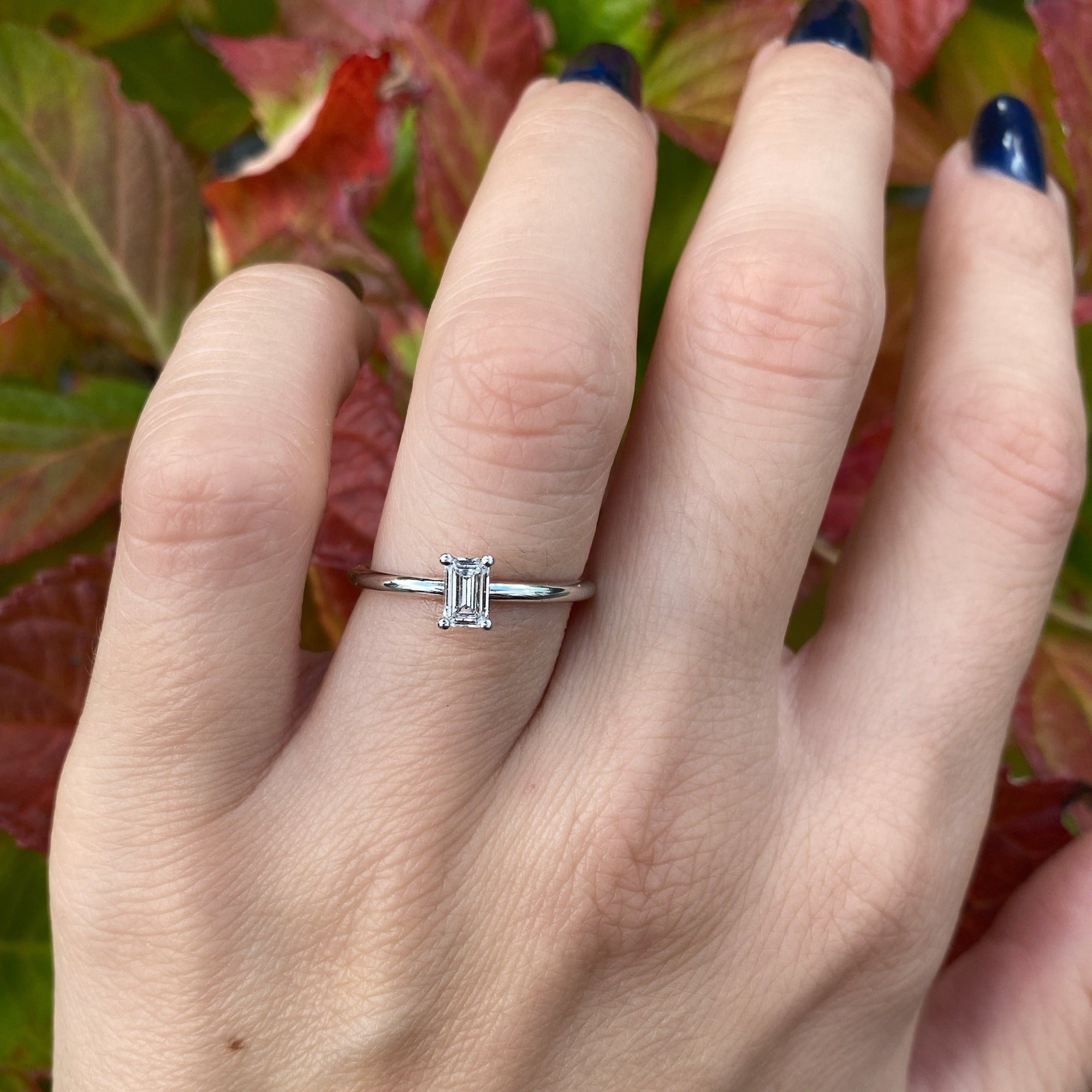 Khloé Ring aus recyceltem Gold mit Labordiamanten - Luxusschmuck aus Berlin von The Good Bling